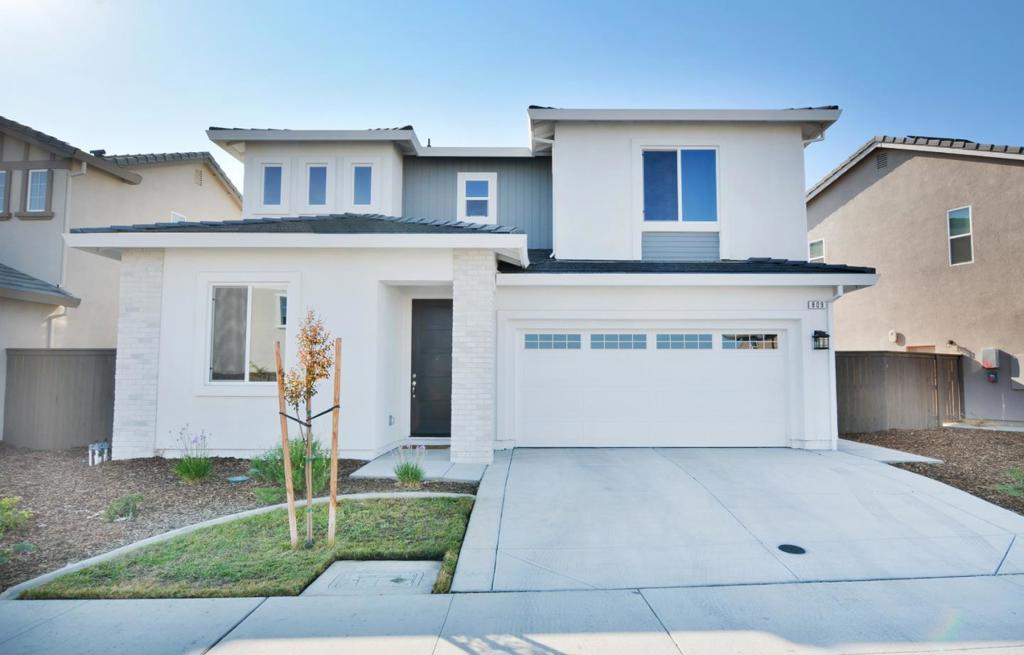 809 Big Range Way