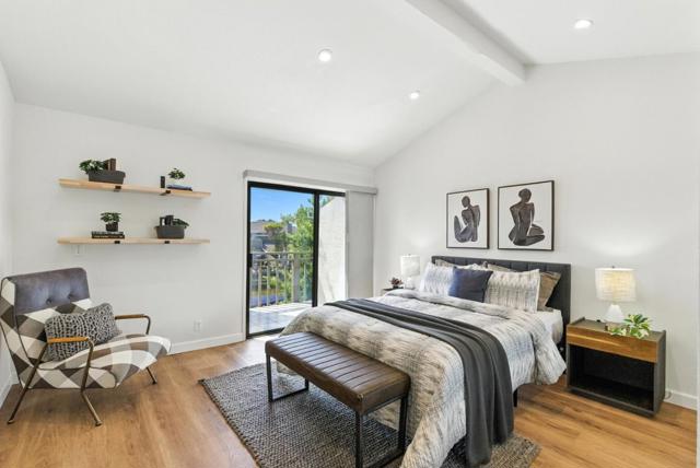 588 Marlin Court, Redwood City CA: https://media.crmls.org/mediaz/2bb257c0-5096-433b-89bd-e1962437f74a.jpg