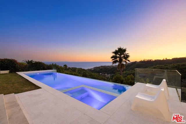 971 Enchanted Way, Pacific Palisades CA: https://media.crmls.org/mediaz/2bb2bce1-81a8-4952-b429-48a86c3b7a14.jpg