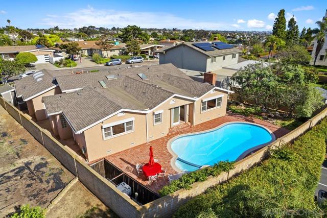 4010 Paducah Dr, San Diego CA: https://media.crmls.org/mediaz/2bb3789d-206c-47f9-9846-4d2f1b44c38d.jpg