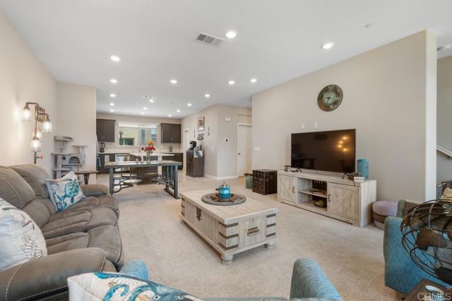 Detail Gallery Image 37 of 61 For 1812 Mint Terrace #UNIT 2,  Chula Vista,  CA 91915 - 4 Beds | 3/1 Baths