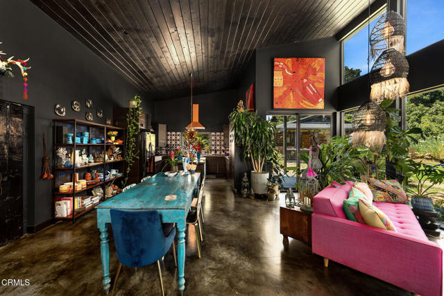 12293 Topa Lane, Santa Paula CA: https://media.crmls.org/mediaz/2bb5a747-1999-4ad0-bf9e-d147de4df51c.jpg