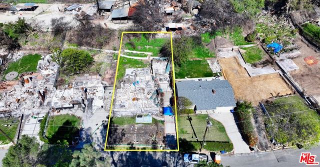 3511 Glenrose Avenue, Altadena CA: https://media.crmls.org/mediaz/2bb5cd3d-c77b-446c-83c5-92883fbdfa61.jpg