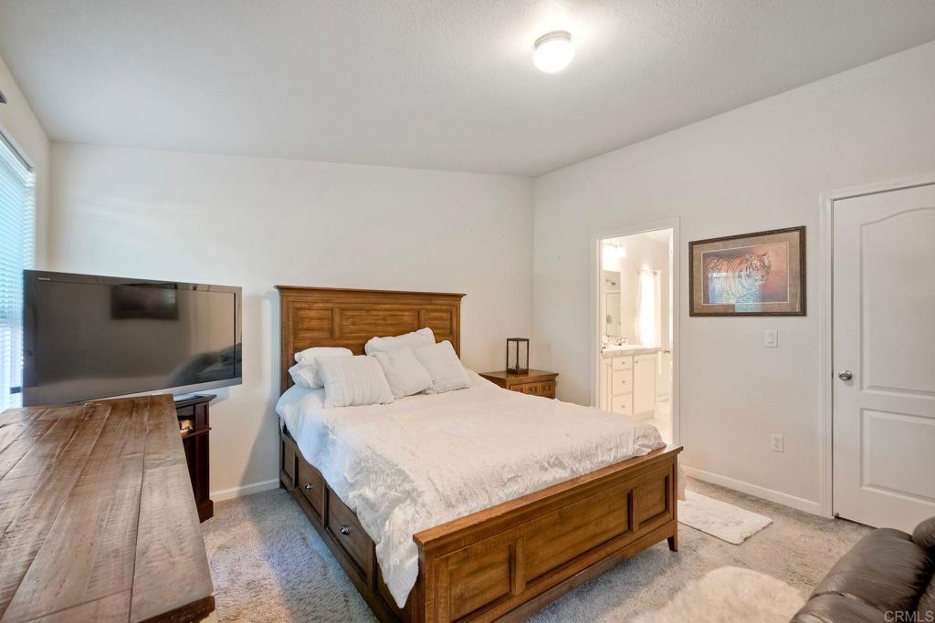 2700 E Valley Pkwy - photo 10