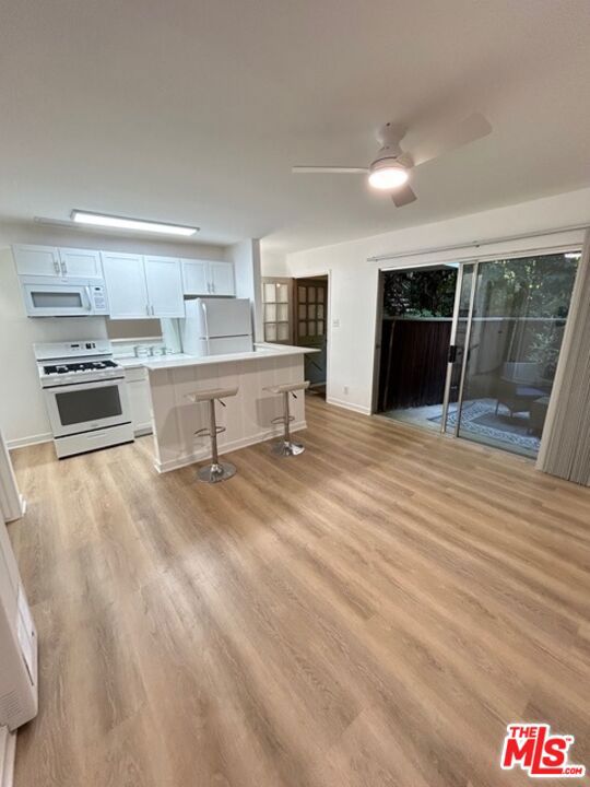 1453 S Westgate Avenue, Los Angeles CA: https://media.crmls.org/mediaz/2bb76947-6933-4231-aff9-024a58bad3e2.jpg