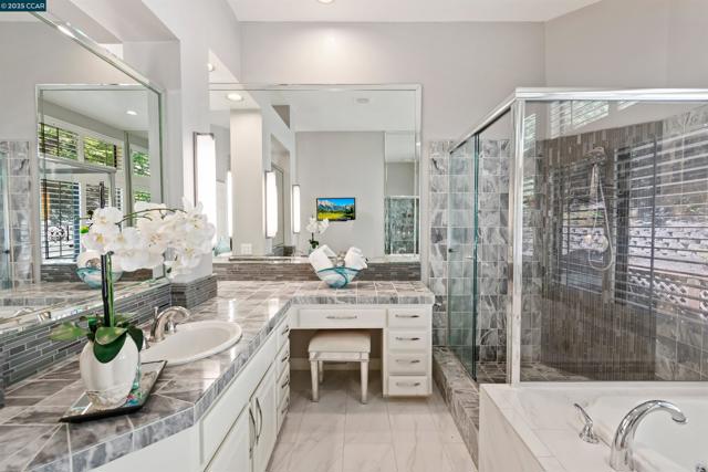 3100 Fox Creek Dr, Danville CA: https://media.crmls.org/mediaz/2bb76a0f-02fb-4c43-a339-6a1b3496aefd.jpg