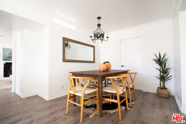 26343 Lockwood Road, Malibu CA: https://media.crmls.org/mediaz/2bb7bee0-95f8-4f9d-8d9f-7a7bc7271a7a.jpg