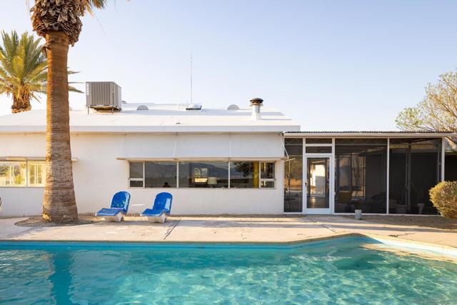 811 Di Giorgio Road, Borrego Springs CA: https://media.crmls.org/mediaz/2bb81ac6-207a-459d-a39b-30f84ab75c5a.jpg