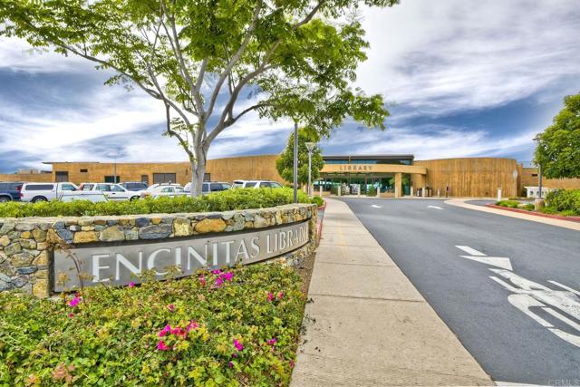699 N Vulcan Avenue, Encinitas CA: https://media.crmls.org/mediaz/2bb82244-7fb7-486a-beaf-5a87f0f97a38.jpg
