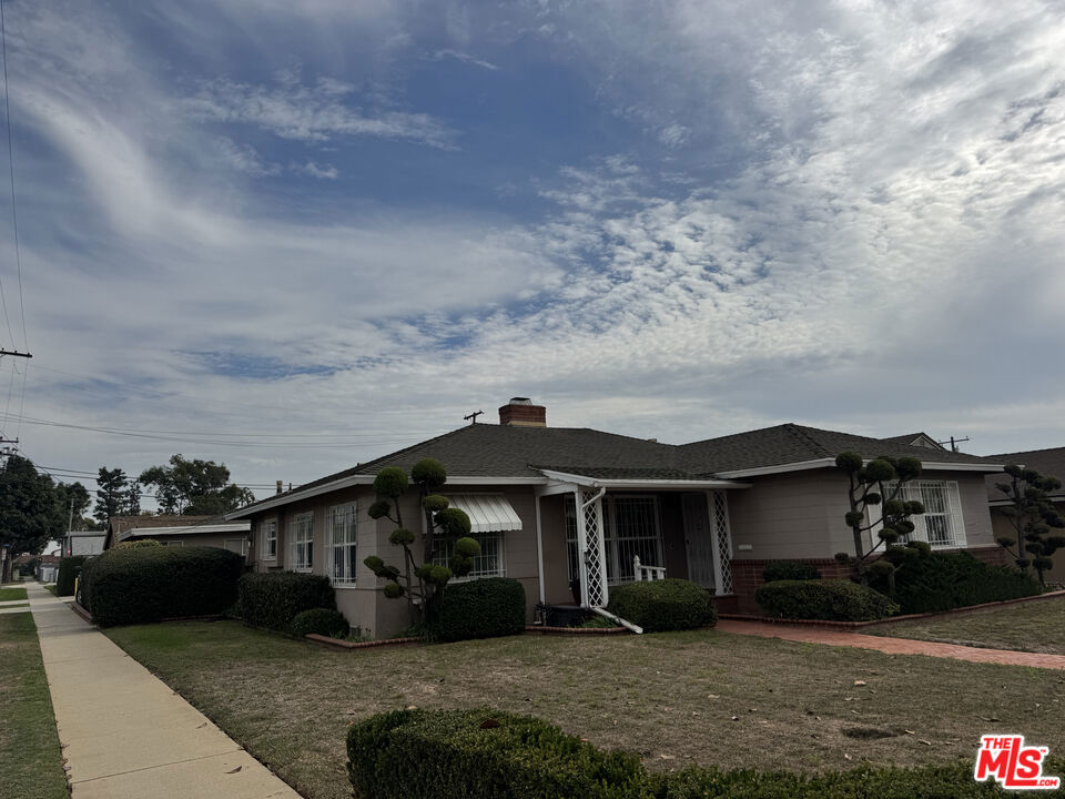 2Bb86083 B78B 42C6 B362 89E0F46B8E34 9300 S 11Th Street, Inglewood, Ca 90305 &Lt;Span Style='BackgroundColor:transparent;Padding:0Px;'&Gt; &Lt;Small&Gt; &Lt;I&Gt; &Lt;/I&Gt; &Lt;/Small&Gt;&Lt;/Span&Gt;