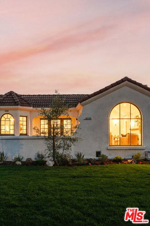 3029 S Norton Avenue, Los Angeles CA: https://media.crmls.org/mediaz/2bb877ab-adc1-412b-881b-294f83c7083c.jpg