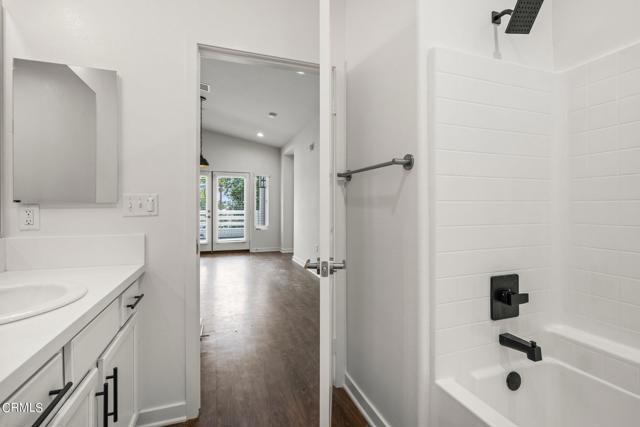 305 North F St, Oxnard CA: https://media.crmls.org/mediaz/2bb8814f-e820-4ee9-a1b6-102ea3b93c9e.jpg