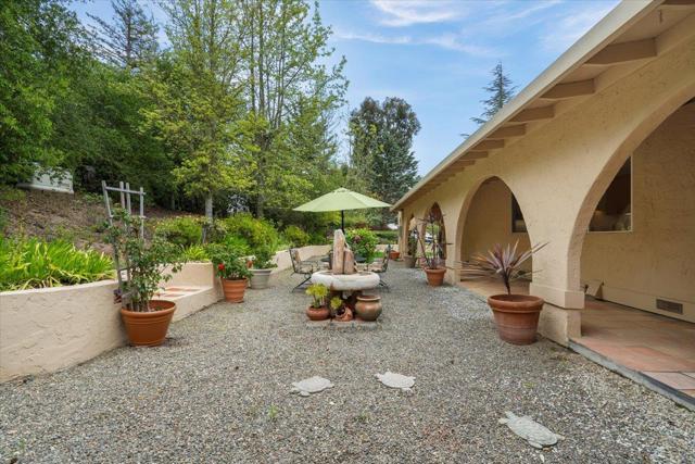 8103 Crestview Court, Gilroy CA: https://media.crmls.org/mediaz/2bb8dc2b-876c-4ee3-8faa-e1927170728b.jpg