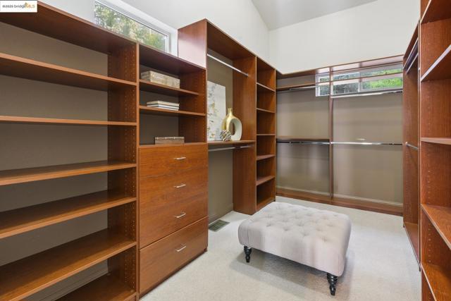 205 Sheridan RD, Oakland CA: https://media.crmls.org/mediaz/2bb8f2c6-b211-4823-812e-3226ca240fa1.jpg