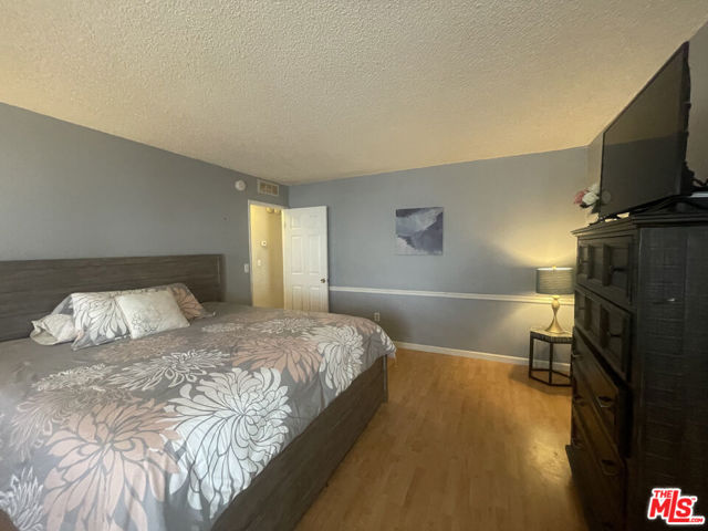 5001 W Florida Avenue, Hemet CA: https://media.crmls.org/mediaz/2bb8f7ba-1d78-42ae-a8ab-0ec9b6e7c526.jpg