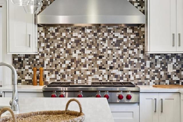 900 Highlands Circle, Los Altos CA: https://media.crmls.org/mediaz/2bb92898-263b-47aa-8abb-4fb1243f7d48.jpg