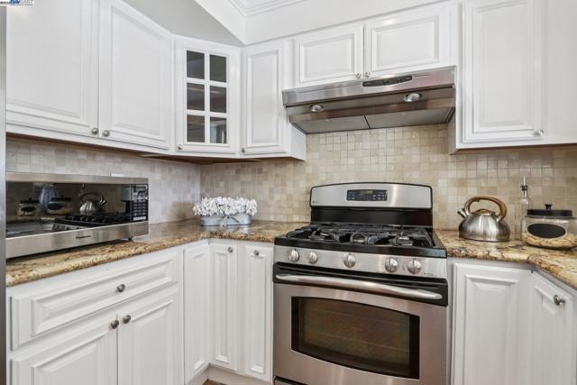 35120 Cardiff Street, Newark CA: https://media.crmls.org/mediaz/2bb929ee-a9ff-4634-931a-9937f61ed186.jpg