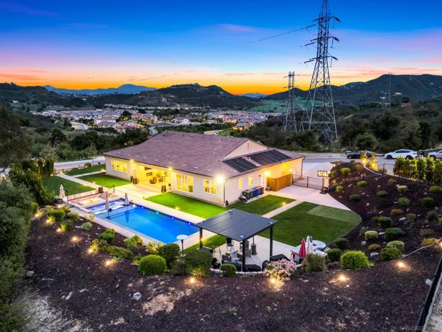 21992 Wilgen Rd, Escondido CA: https://media.crmls.org/mediaz/2bb99603-9b40-4847-b9b7-290493d63fed.jpg