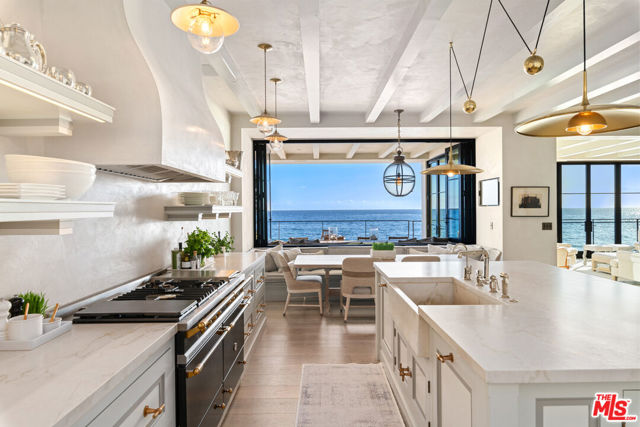 27218 Pacific Coast Highway, Malibu CA: https://media.crmls.org/mediaz/2bb9d2df-ed62-467f-ae5b-171afce40e35.jpg