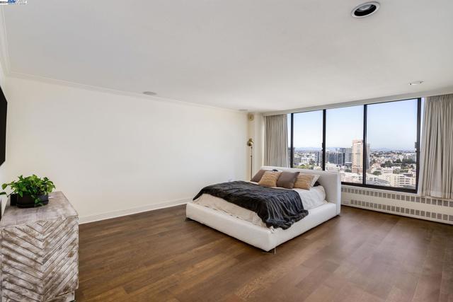 Image 34 of 50 For 565 Bellevue  1903