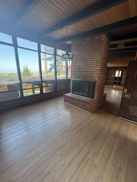 1625 Higgins Way, Pacifica CA: https://media.crmls.org/mediaz/2bbacfeb-f7e5-4cc2-a7cb-519750b3619f.jpg