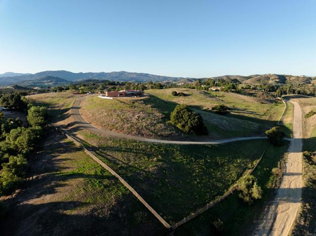 Image 26 of 30 For 41565 Avenida La Cresta