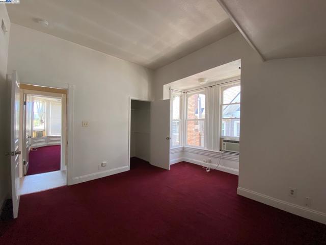 712 S 2Nd St, San Jose CA: https://media.crmls.org/mediaz/2bbaeedd-add5-4666-8309-a30534b4b538.jpg