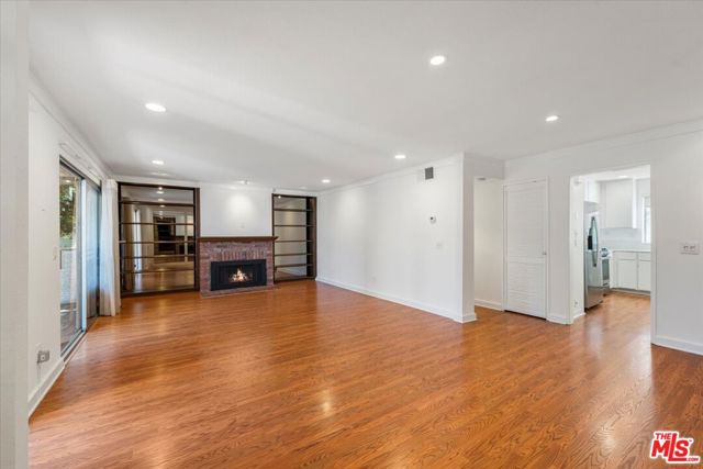 5333 Coldwater Canyon Avenue, A photo 6