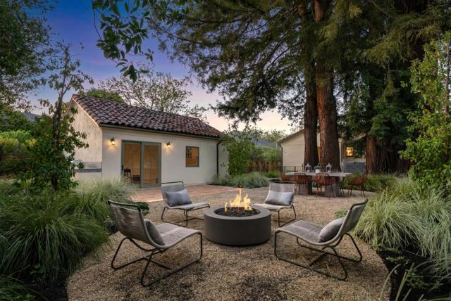 957 University Drive, Menlo Park CA: https://media.crmls.org/mediaz/2bbbb9cf-6c37-4bd5-a10f-af5e7afeac37.jpg