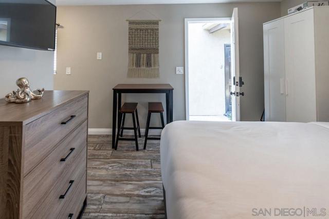 845 Beryle st unit A, San Diego CA: https://media.crmls.org/mediaz/2bbc45a7-c5d2-43f1-832d-6641308e106b.jpg