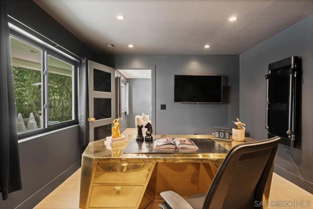 3360 Mount Laurence, San Diego CA: https://media.crmls.org/mediaz/2bbc84c6-58e7-40ed-a463-b86053e62101.jpg