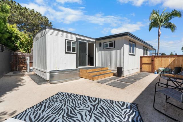 699 N Vulcan Avenue, Encinitas CA: https://media.crmls.org/mediaz/2bbc97c1-ac66-4ee1-b437-a59888d461ab.jpg