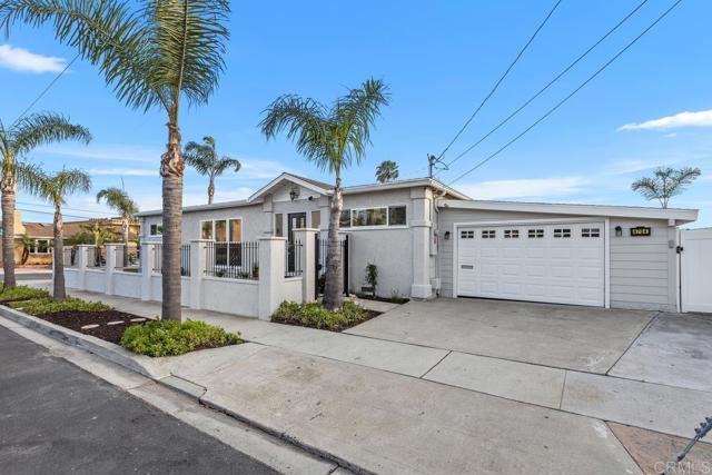 4704 Jumano Avenue, San Diego CA: https://media.crmls.org/mediaz/2bbd3a85-2e32-4468-b914-3291087872e5.jpg