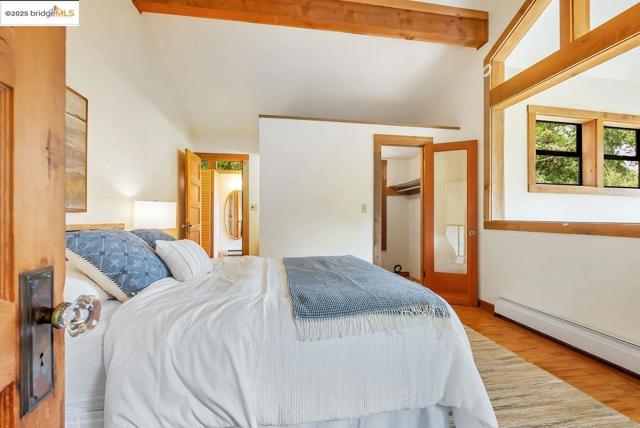 5950 Grizzly Peak Blvd, Oakland CA: https://media.crmls.org/mediaz/2bbe4b77-3c3c-4741-bf01-09bcc2e29916.jpg