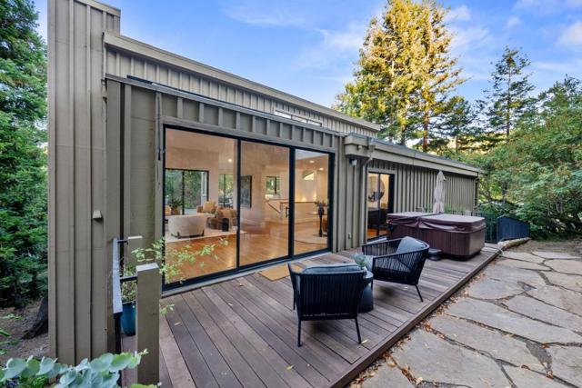 21 Valley Oak Street, Portola Valley CA: https://media.crmls.org/mediaz/2bbeab02-f791-4216-aff8-065163665eff.jpg