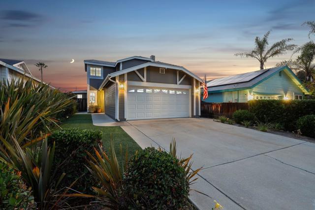 10421 Les Arbres Pl, San Diego CA: https://media.crmls.org/mediaz/2bbf56e2-e934-43f8-bd2b-f4f326815339.jpg