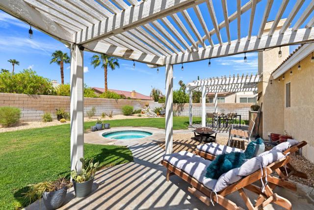 42639 Devonshire Street, Palm Desert CA: https://media.crmls.org/mediaz/2bbf57b7-c2b9-4271-9d8f-7a2889a26285.jpg