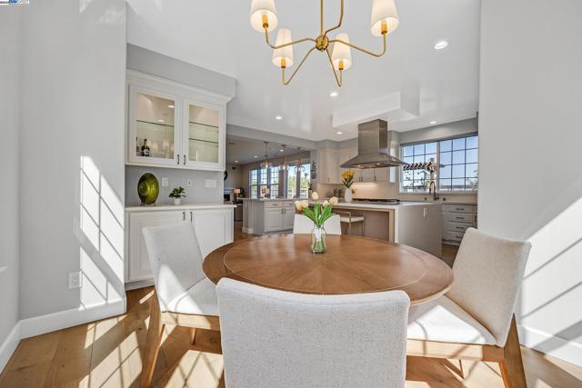5719 Dimas Ct, Pleasanton CA: https://media.crmls.org/mediaz/2bbfd2c6-8ecb-4c7f-8b76-f287ed320553.jpg