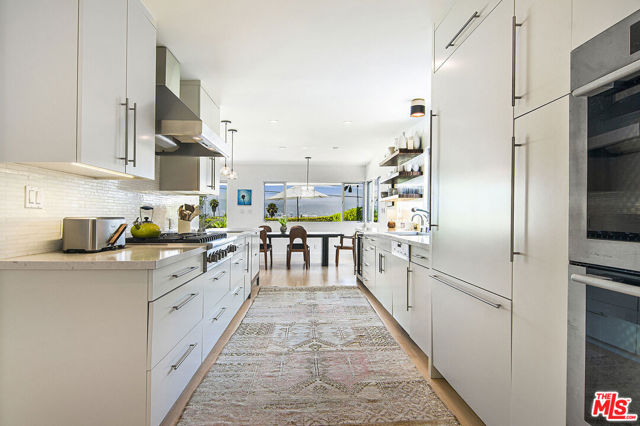 9353 Duxbury Road, Los Angeles CA: https://media.crmls.org/mediaz/2bbfeaf6-ff02-4b1e-8cc3-262e7d9699aa.jpg