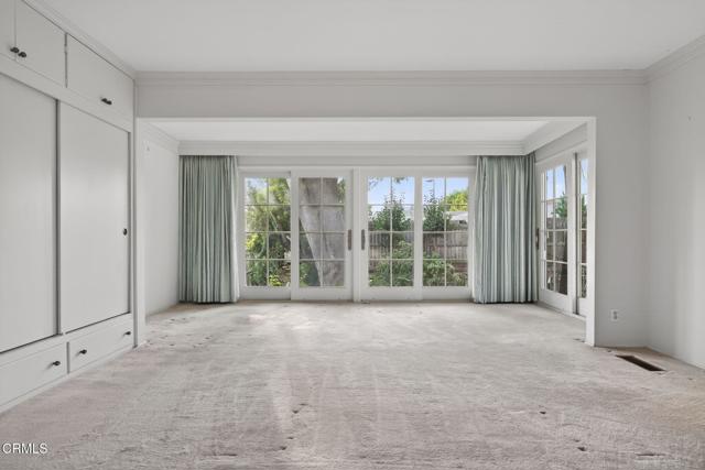 281 Glen Ellen Drive, Ventura CA: https://media.crmls.org/mediaz/2bc00aba-4d43-4e8f-a9ad-ee914ca86a3b.jpg