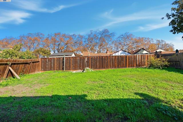 17472 Via Segundo, San Lorenzo CA: https://media.crmls.org/mediaz/2bc1b03b-c07e-479d-8f74-8e64e213b52c.jpg