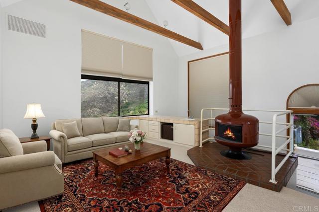 3264 Shearer Crossing, Fallbrook CA: https://media.crmls.org/mediaz/2bc1fec3-b92a-43bb-9a81-5e02c2b27248.jpg