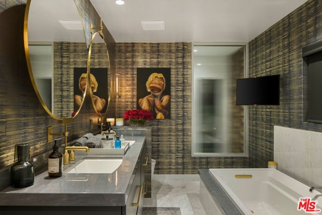 9318 Warbler Way, Los Angeles CA: https://media.crmls.org/mediaz/2bc2930d-af7b-40fe-b9c0-d3ccaa1ca4ad.jpg