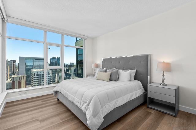 1199 Pacific Hwy, San Diego CA: https://media.crmls.org/mediaz/2bc33d6b-8317-46be-b72b-be2cd695c59a.jpg