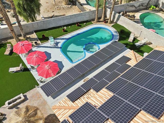 68585 Panorama Rd, Cathedral City CA: https://media.crmls.org/mediaz/2bc358ec-55c1-410d-b66e-05ac64b2e0e5.jpg