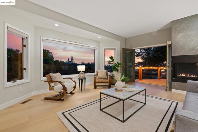 6330 Swainland Rd, Oakland CA: https://media.crmls.org/mediaz/2bc498d9-1b81-4f47-8cb3-e33a093b02a1.jpg
