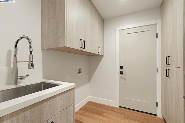 25 Mackenzie Pl, Danville CA: https://media.crmls.org/mediaz/2bc4a771-99a5-4003-a257-8f59517a7f68.jpg