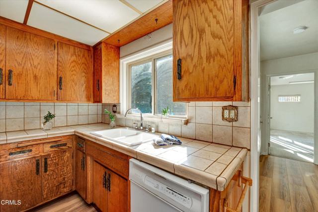 Detail Gallery Image 16 of 49 For 3942 Los Olivos Ln, Glendale,  CA 91214 - 3 Beds | 2 Baths