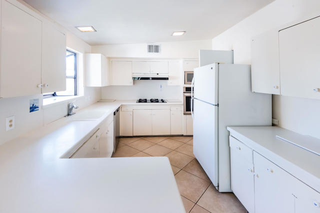 45901 Toro Peak Road, Palm Desert CA: https://media.crmls.org/mediaz/2bc4e5bb-0372-458f-af6c-fe6d75533b81.jpg