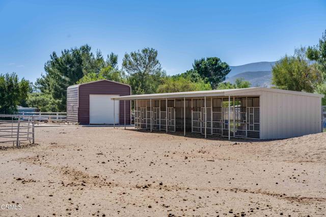35135 Caprock Road, Santa Clarita CA: https://media.crmls.org/mediaz/2bc5699d-ab57-4adc-b984-f2ce70c365a1.jpg